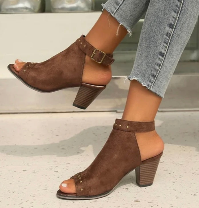 Helen Sandal