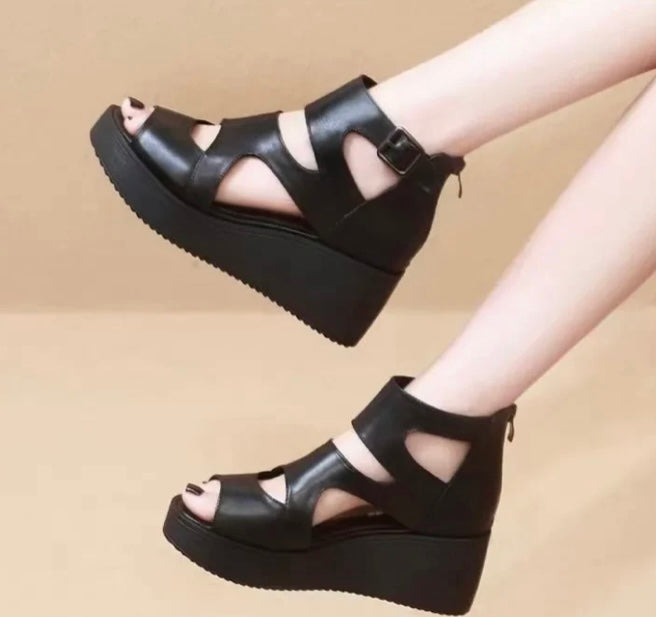 Ana Liz Sandal