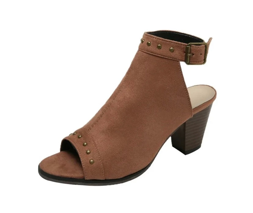 Helen Sandal
